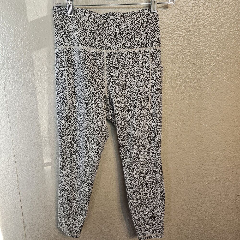 Athleta Legging Lot Med Salutation Stash II Textured Tight & Black Gym Wear S585